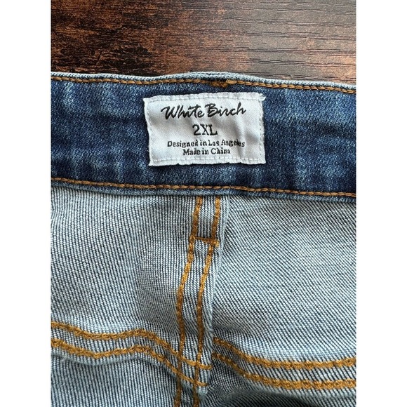 White Birch Jeans Women's  Sz 2xl Stretchy Distressing Medium Wash 16/18 EUC - Picture 4 of 6